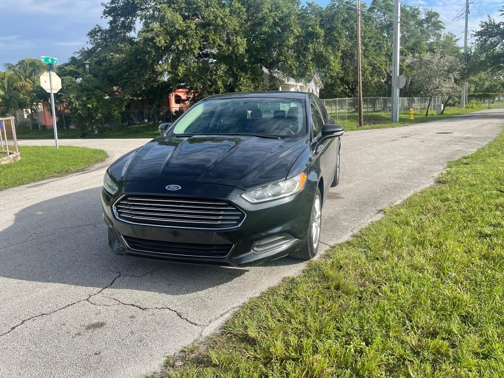2013 Ford Fusion SE's photo