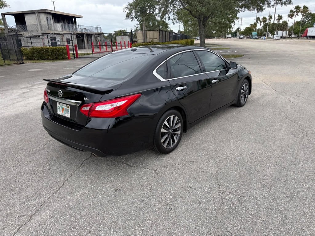 2017 Nissan Altima SL - Photo 16