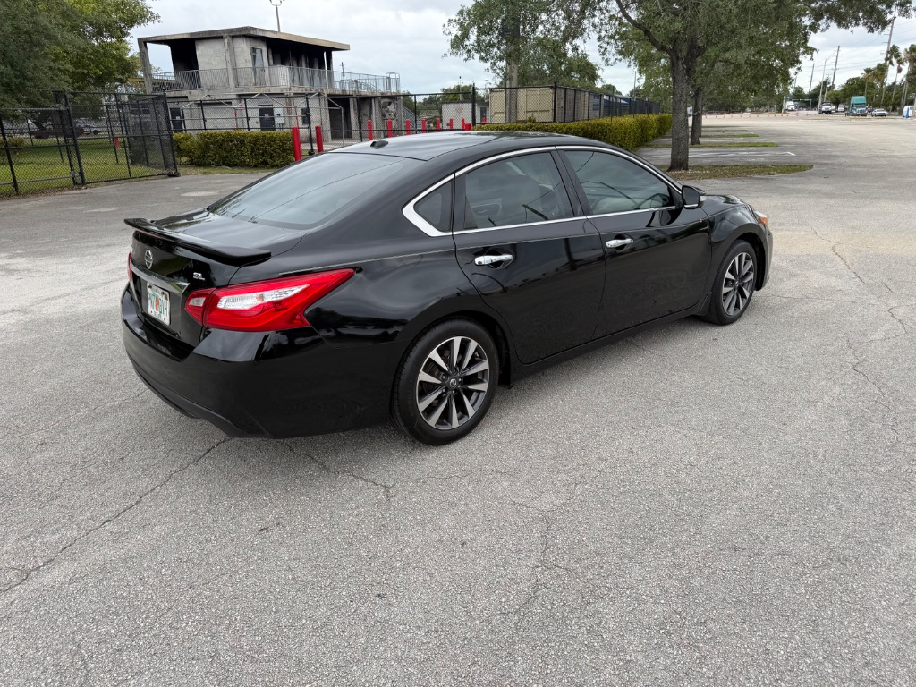2017 Nissan Altima SL - Photo 17