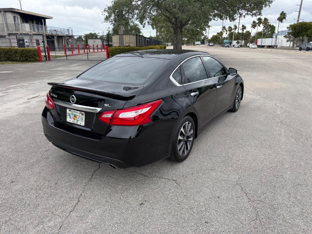 2017 Nissan Altima SL - Photo 21