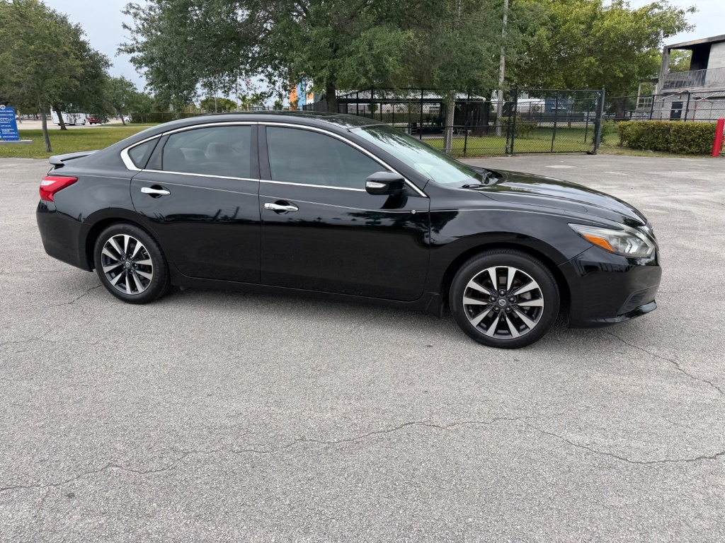 2017 Nissan Altima SL - Photo 12