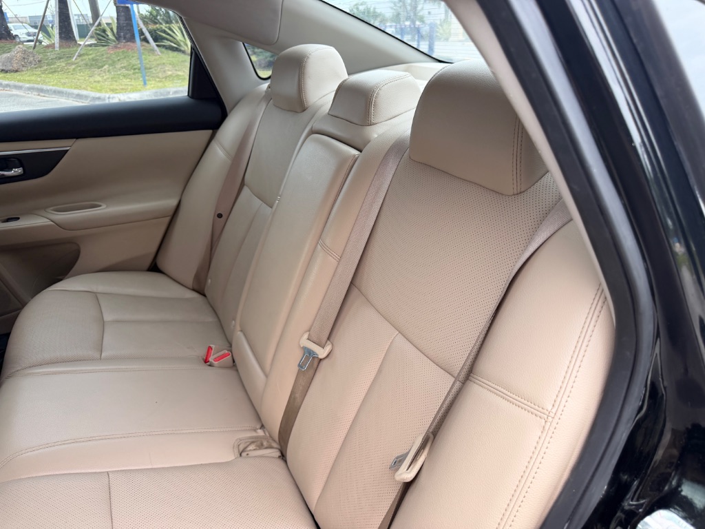2017 Nissan Altima SL - Photo 37