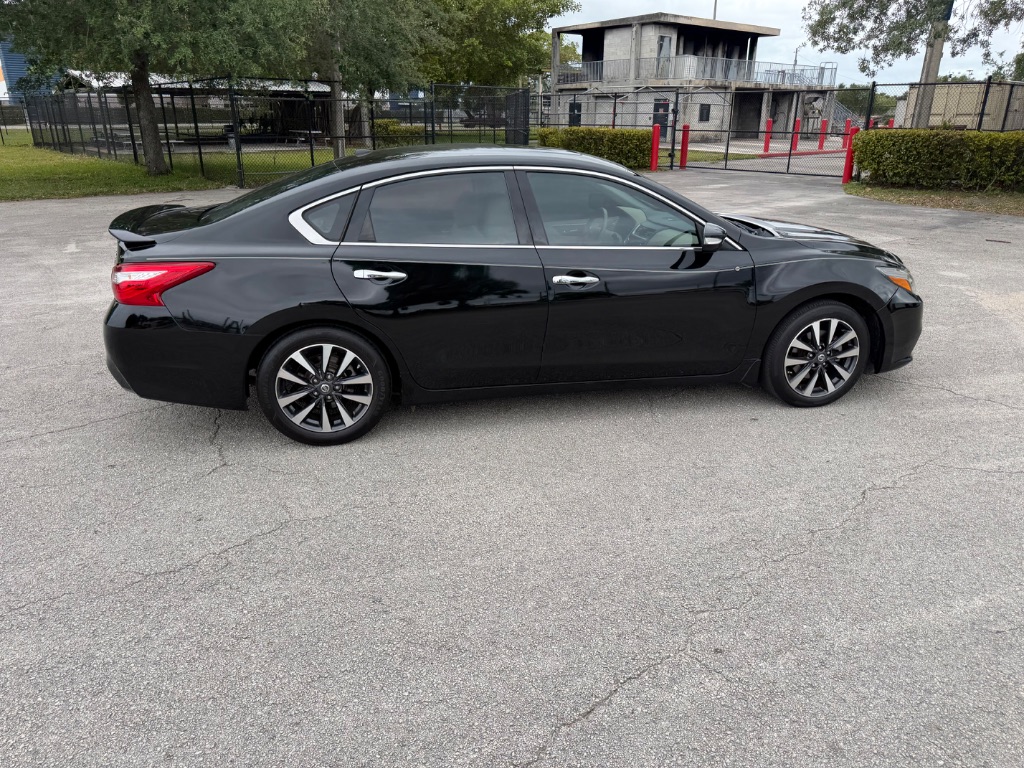 2017 Nissan Altima SL - Photo 15