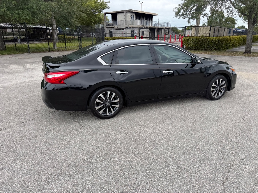 2017 Nissan Altima SL - Photo 13